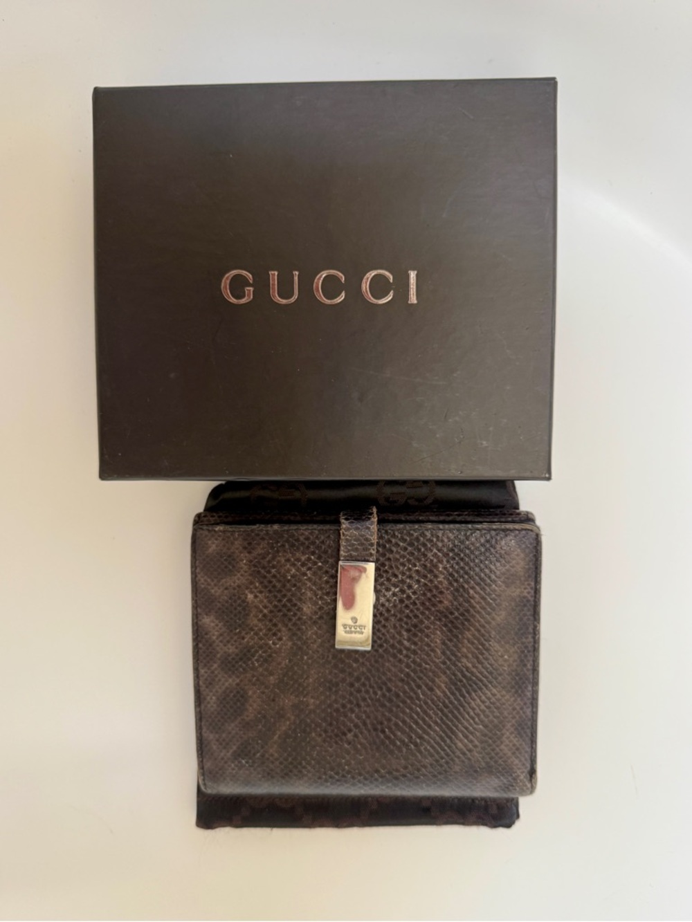 Gucci Python Embossed Textured Leather Compact Wallet with Metal Clasp